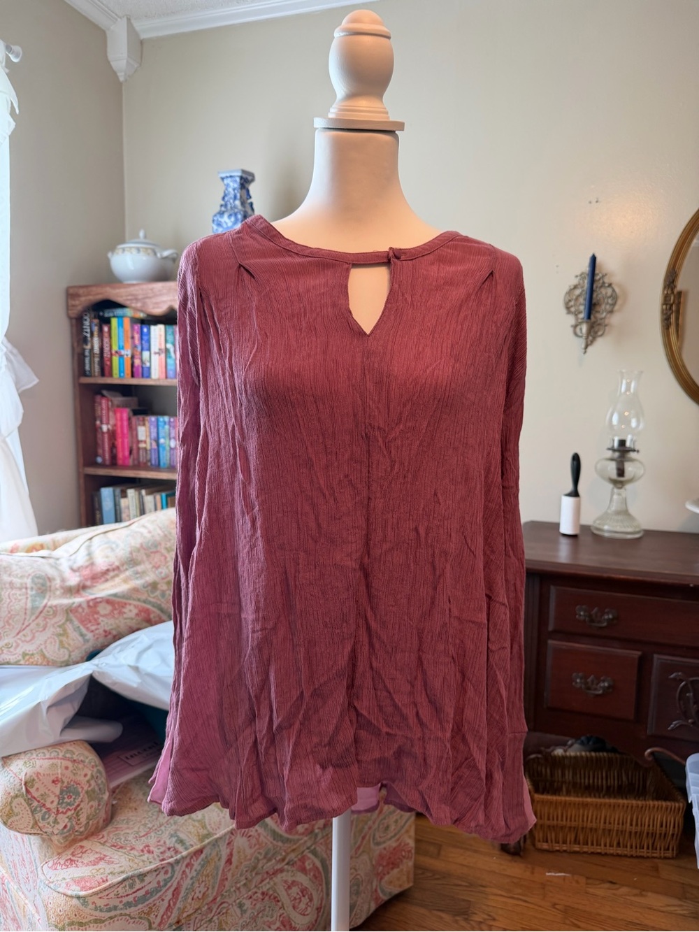 Umgee Women's Lightweight Keyhole Blouse - Rosewood